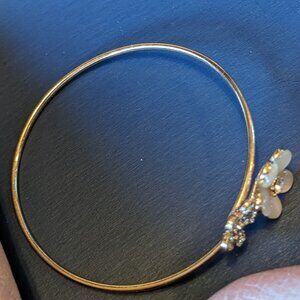 GOLD TONE FLOWER RHINESTONE CUFF FLEX BRACELET - nwot
